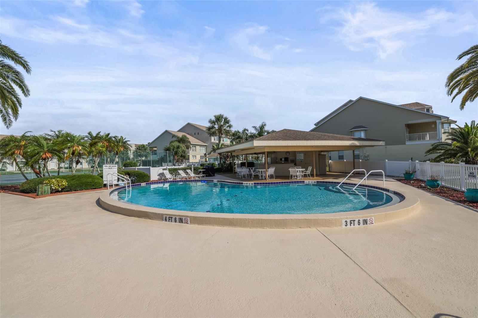 TWNHMS BY GULF SAND PEBBLE PRCL 06 - Residential