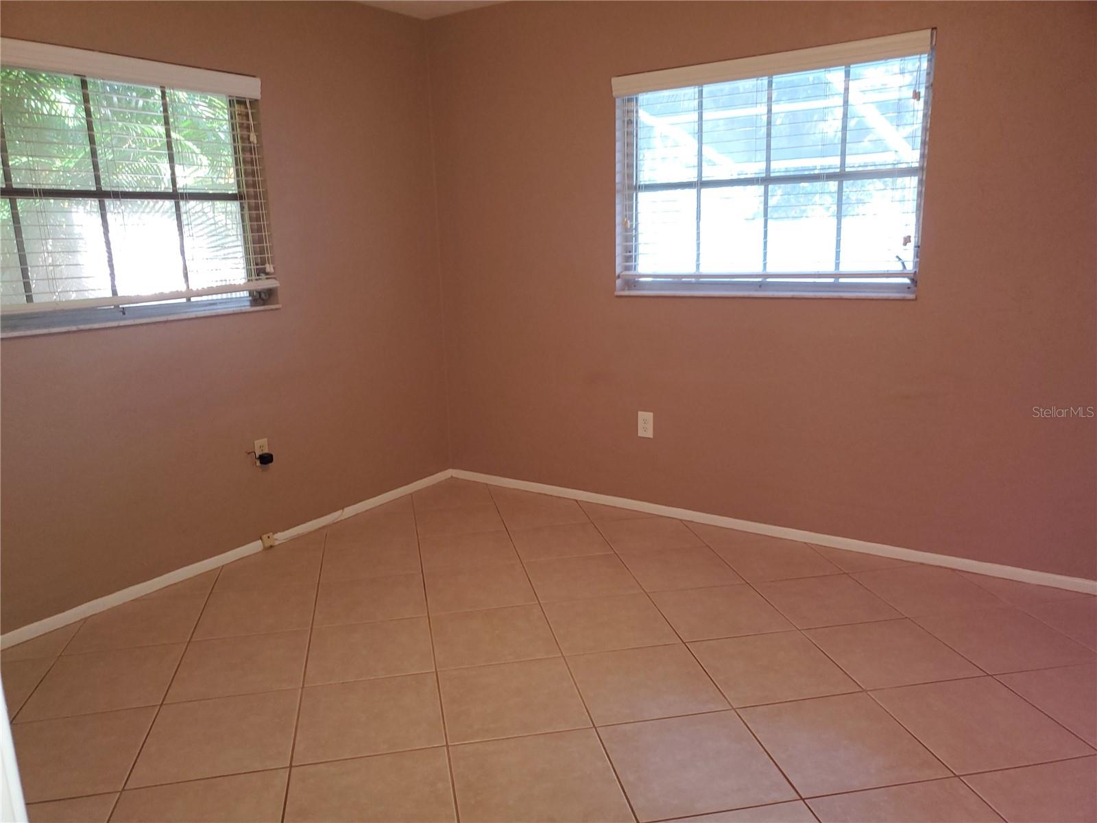 FRST LAKES COUNTRY CLUB ESTATES - Residential Lease