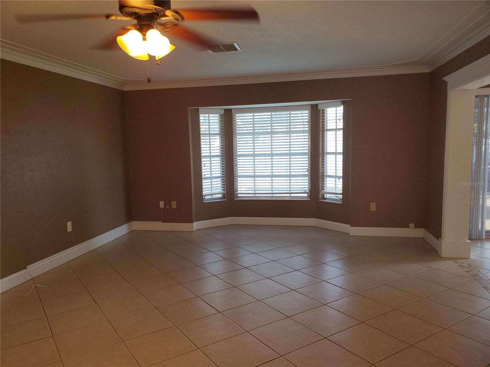 FRST LAKES COUNTRY CLUB ESTATES - Residential Lease