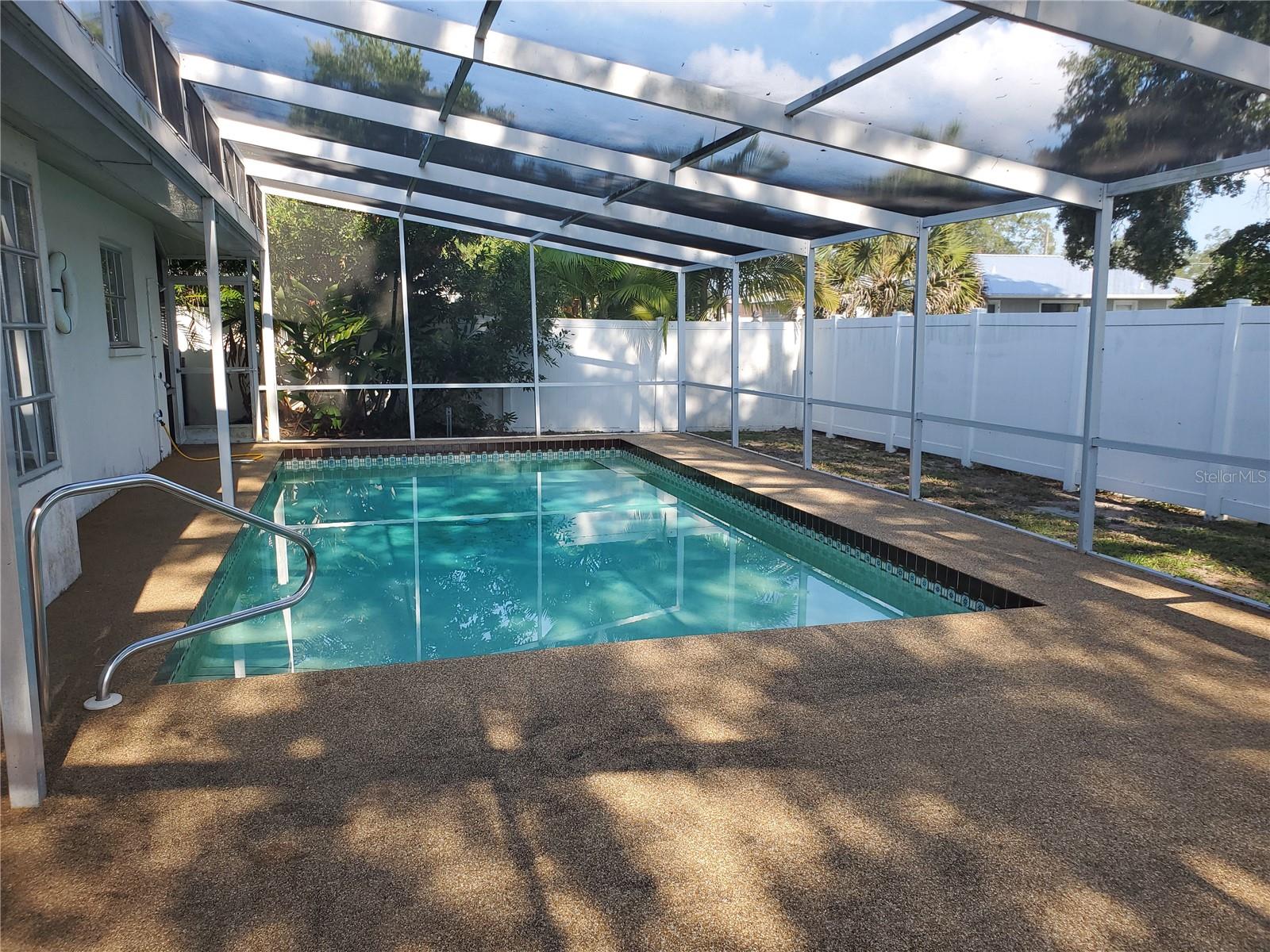 FRST LAKES COUNTRY CLUB ESTATES - Residential Lease