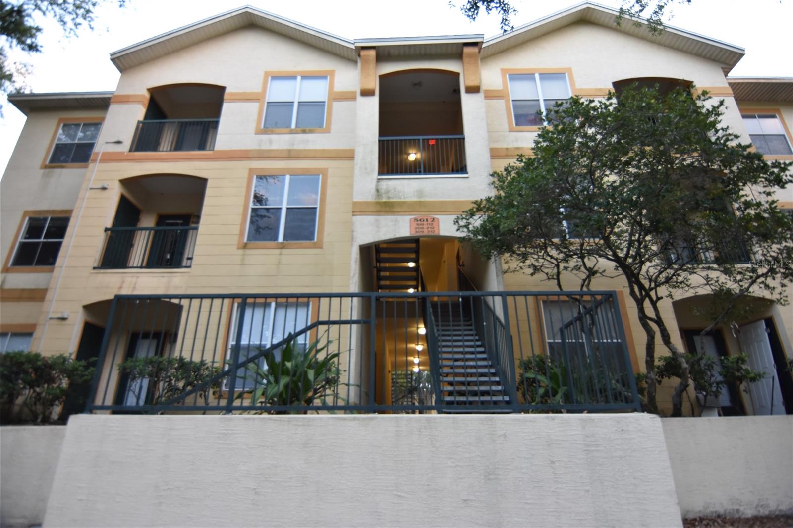 THE PINNACLE AT CARROLLWOOD A - Residential Lease