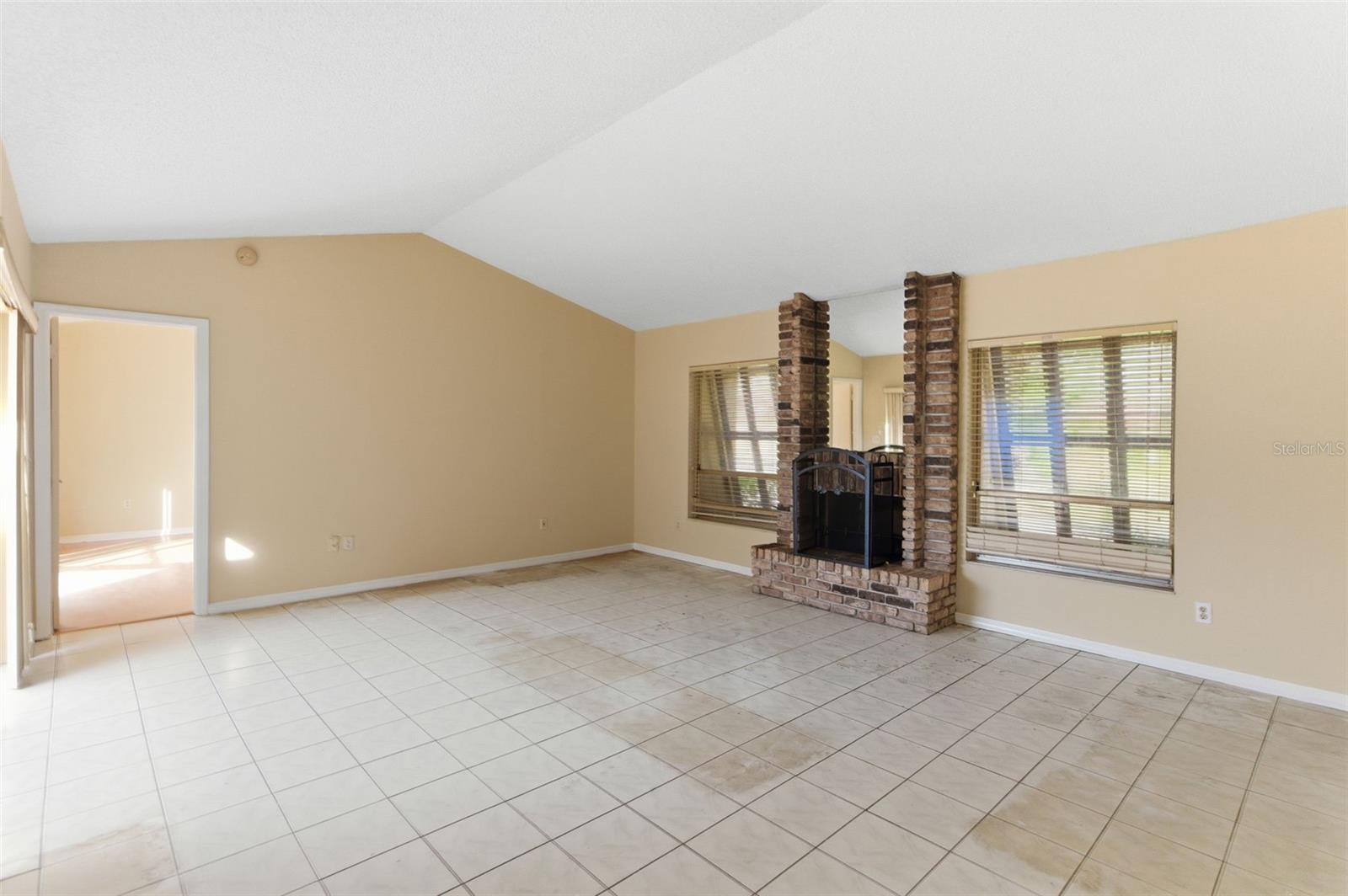 ISLAND CLUB AT ROSEMONT CONDO PH 08 - Residential