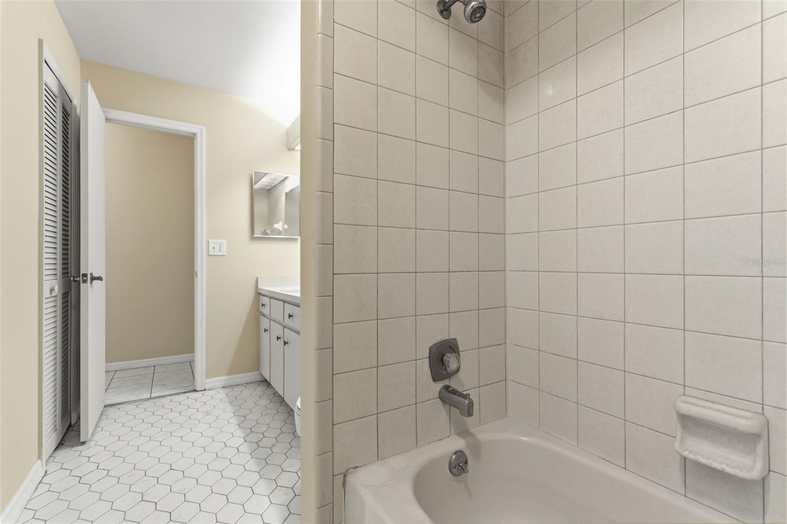 ISLAND CLUB AT ROSEMONT CONDO PH 08 - Residential