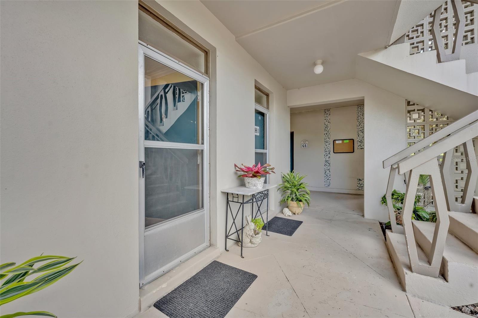 700 MELROSE AVENUE J1