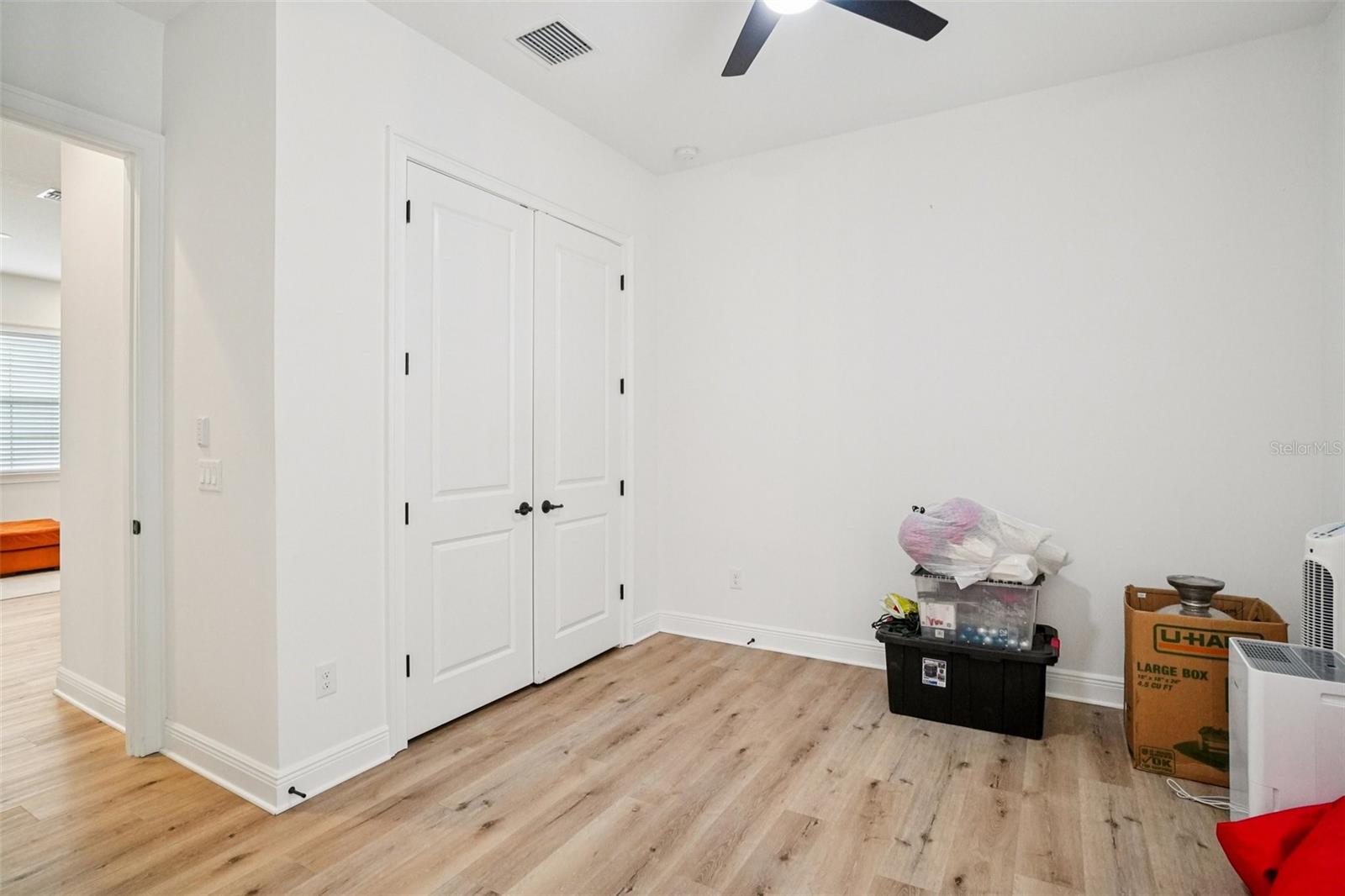 SUBURB ROYAL - Residential