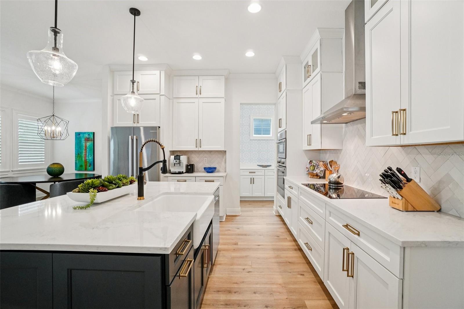 SUBURB ROYAL - Residential