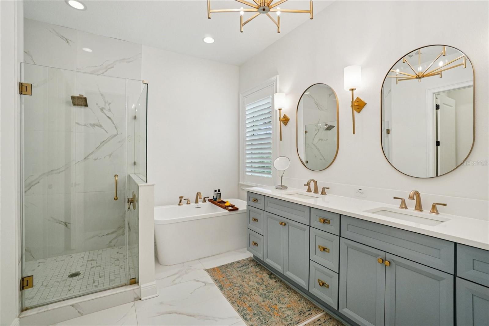 SUBURB ROYAL - Residential