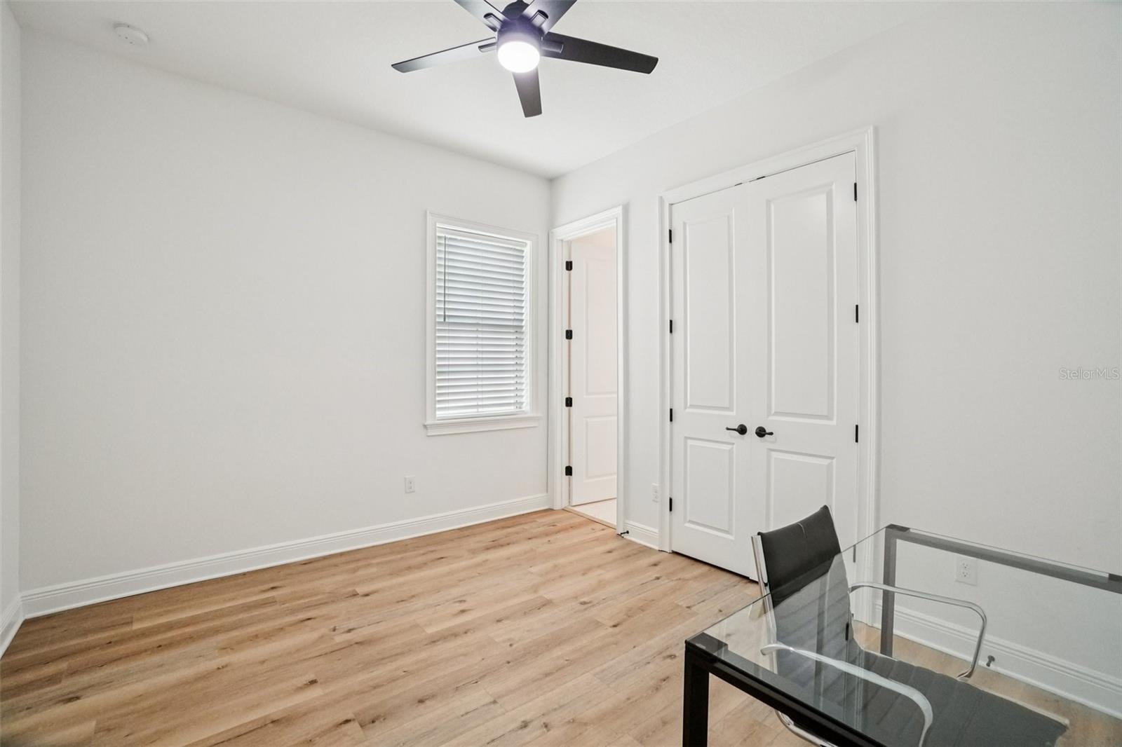 SUBURB ROYAL - Residential