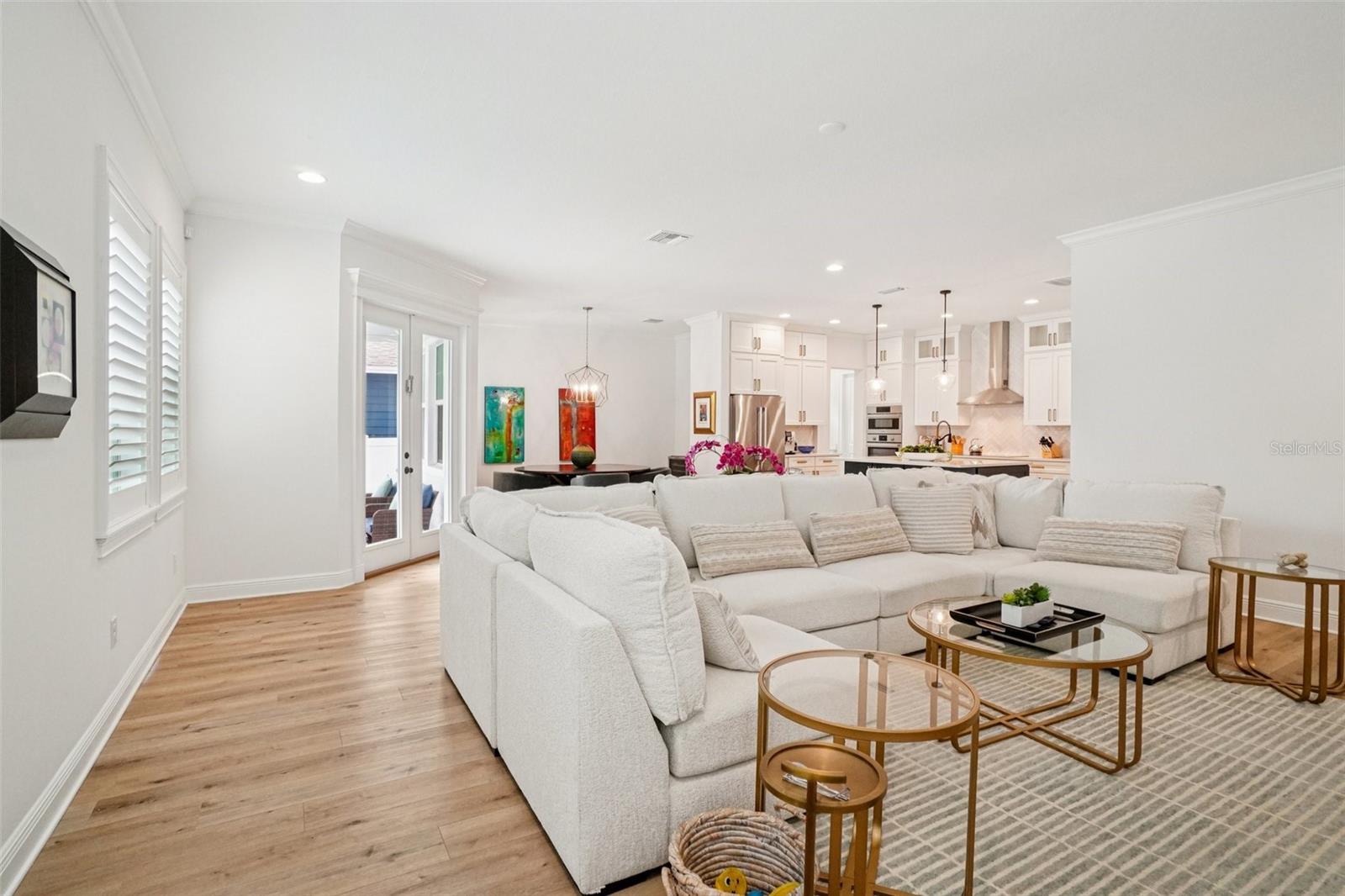 SUBURB ROYAL - Residential