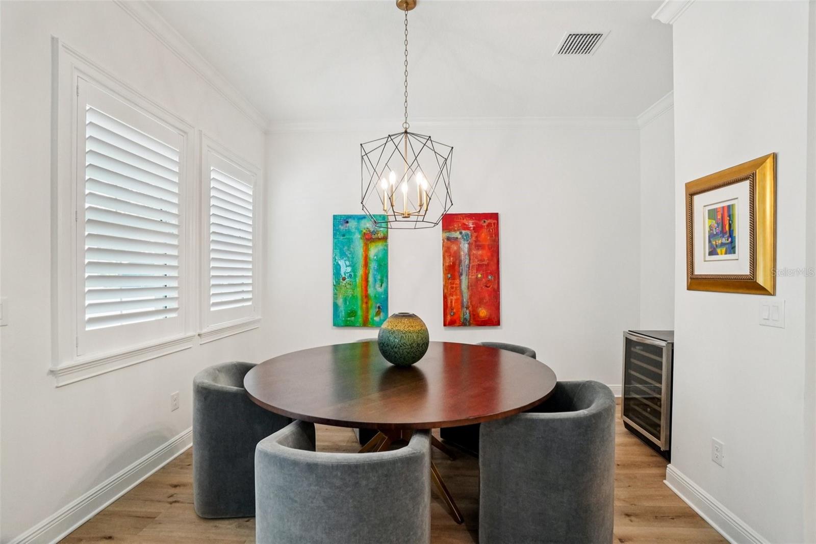 SUBURB ROYAL - Residential