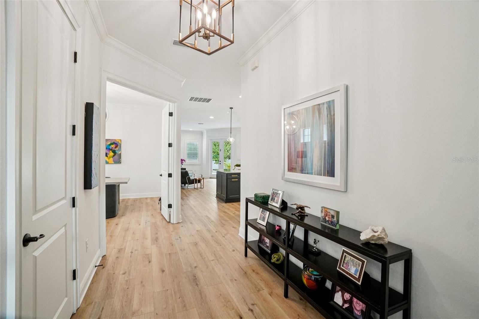 SUBURB ROYAL - Residential