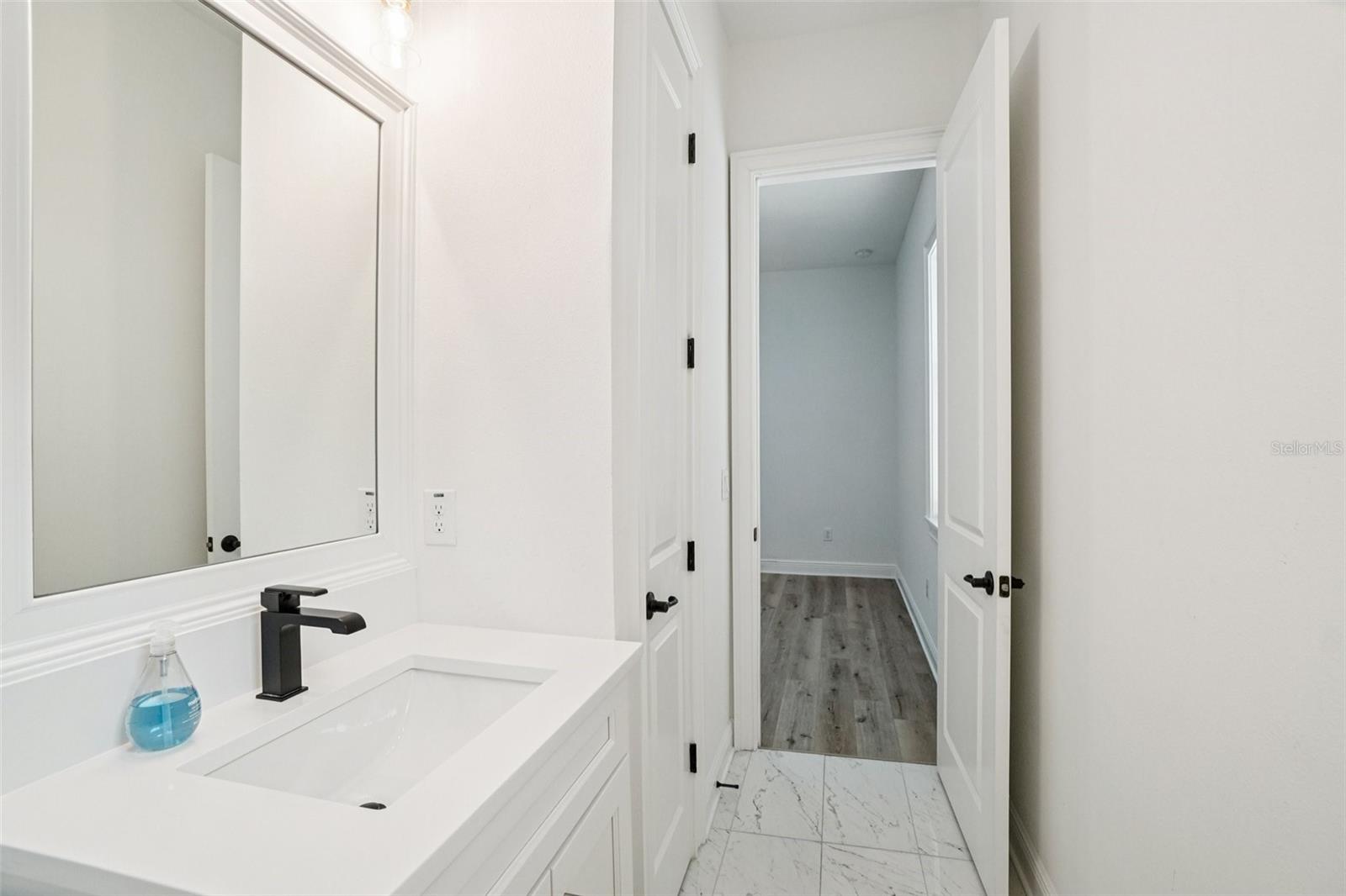 SUBURB ROYAL - Residential