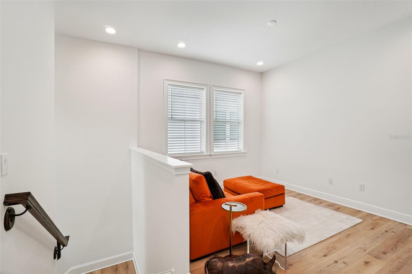 SUBURB ROYAL - Residential