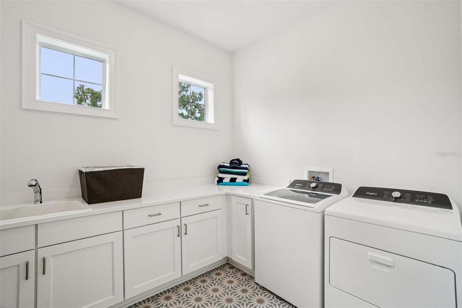 SUBURB ROYAL - Residential