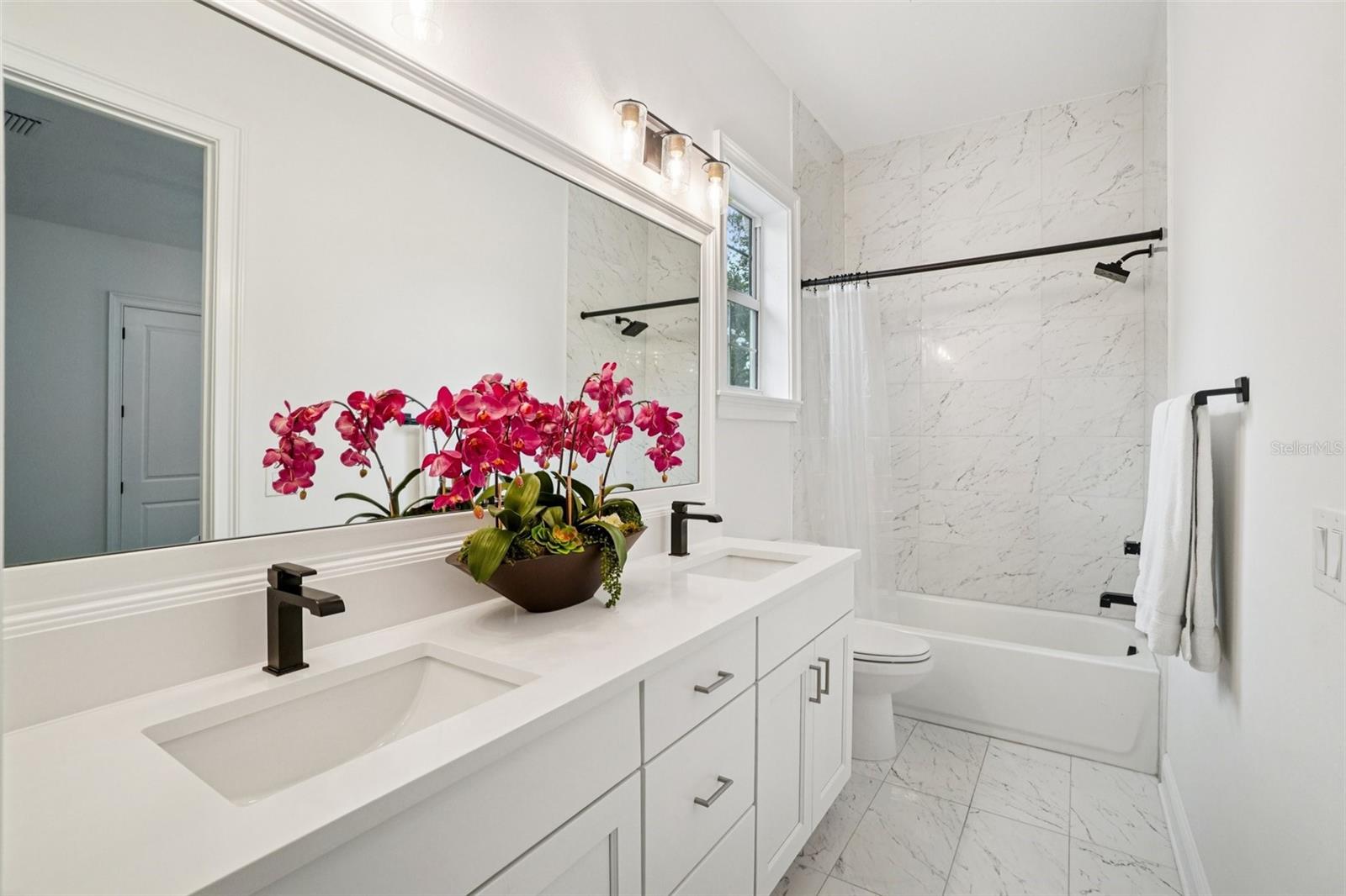 SUBURB ROYAL - Residential