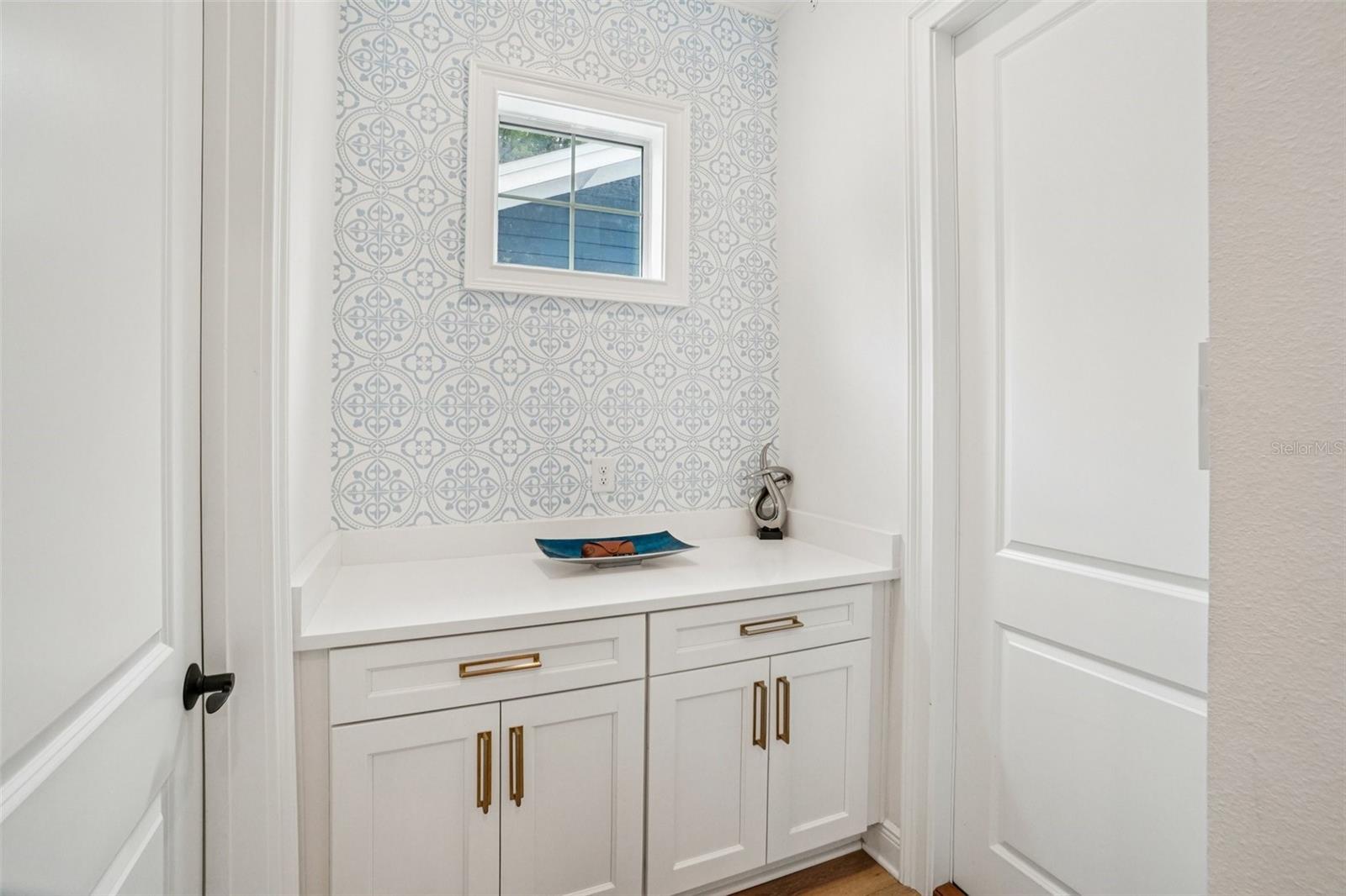 SUBURB ROYAL - Residential