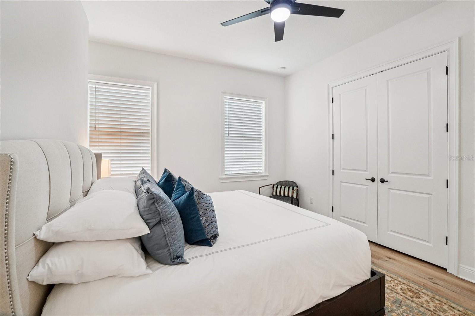 SUBURB ROYAL - Residential