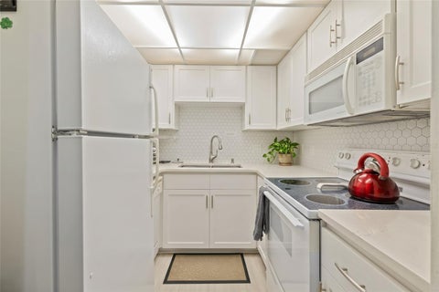 244 Saint Augustine Avenue 104, Venice, FL 34285