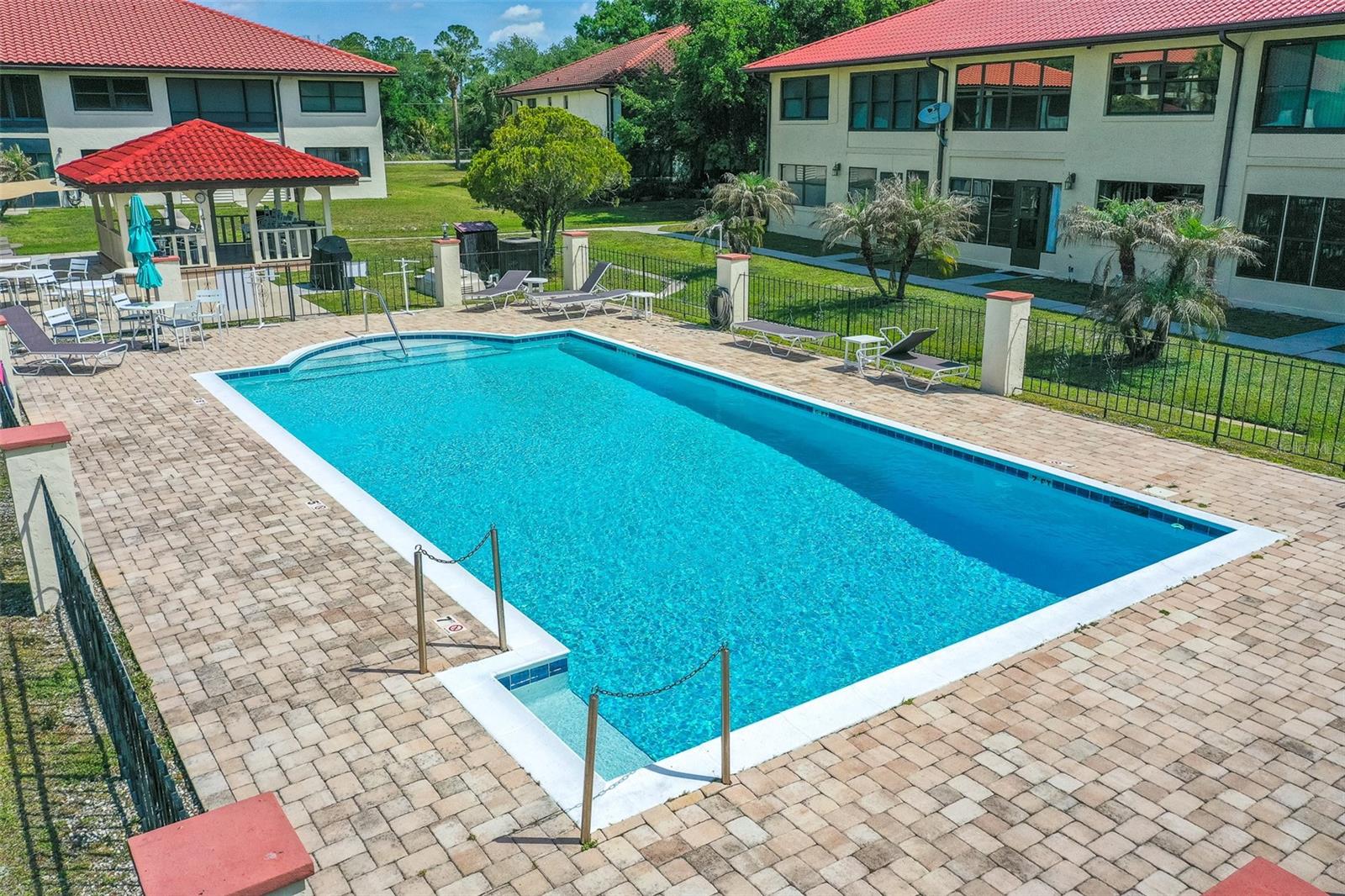GRANADA CONDO - Residential