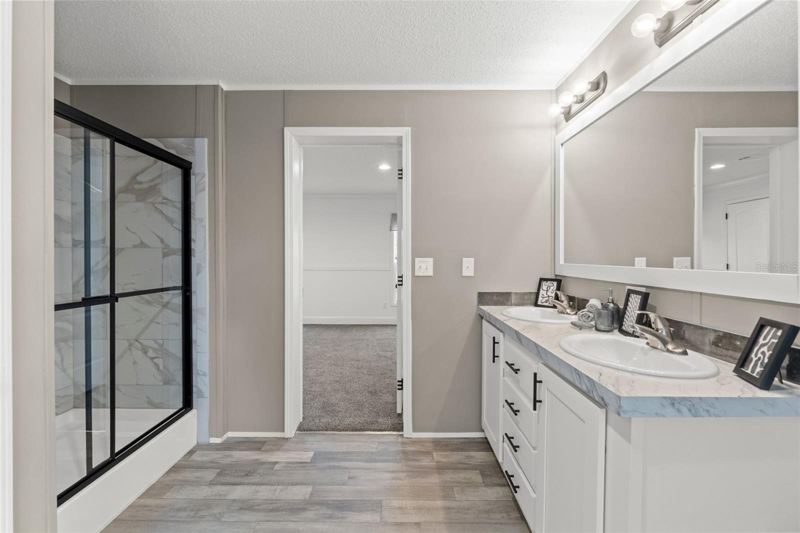 ENZO ESTATES - Residential