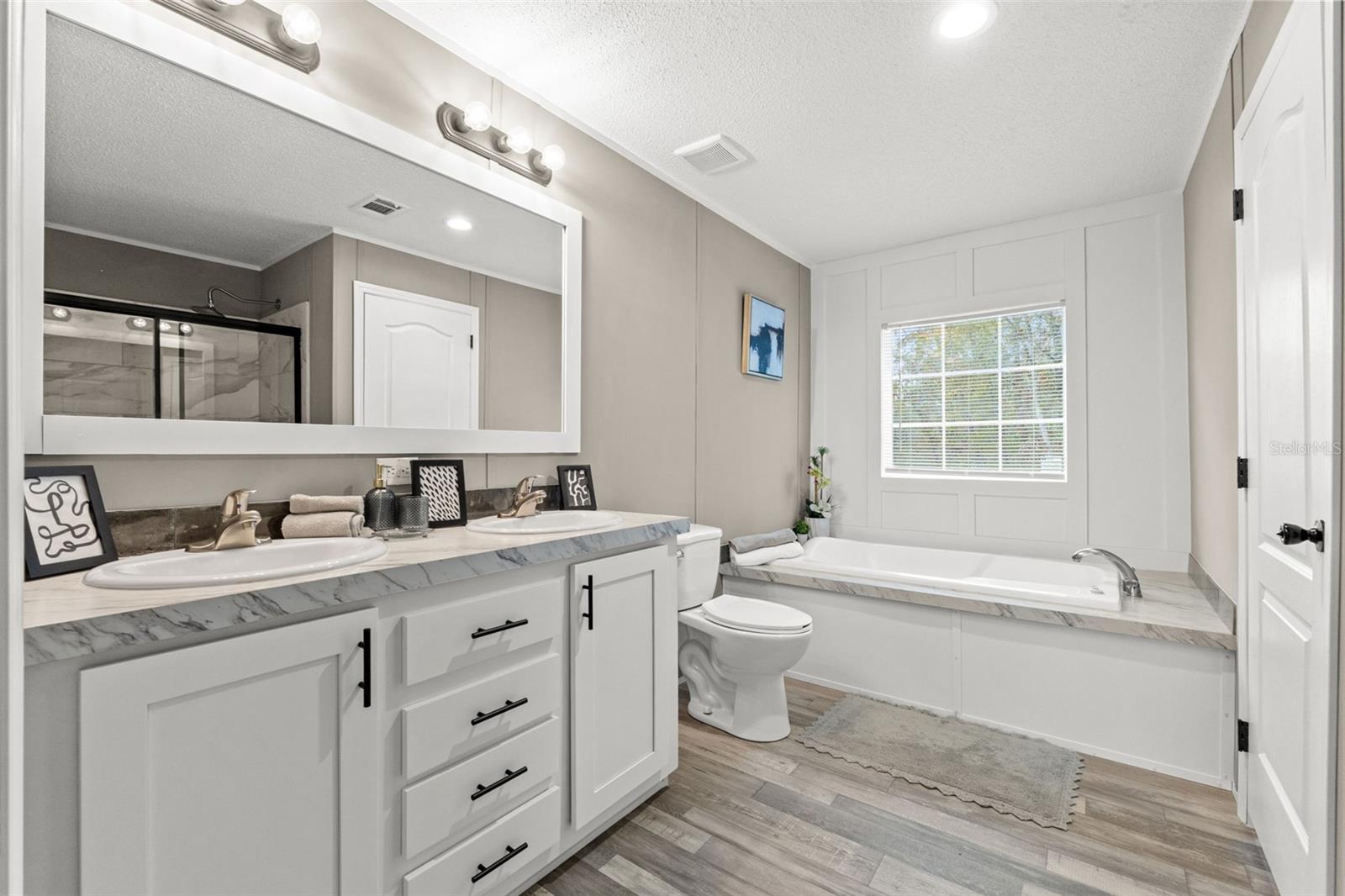 ENZO ESTATES - Residential