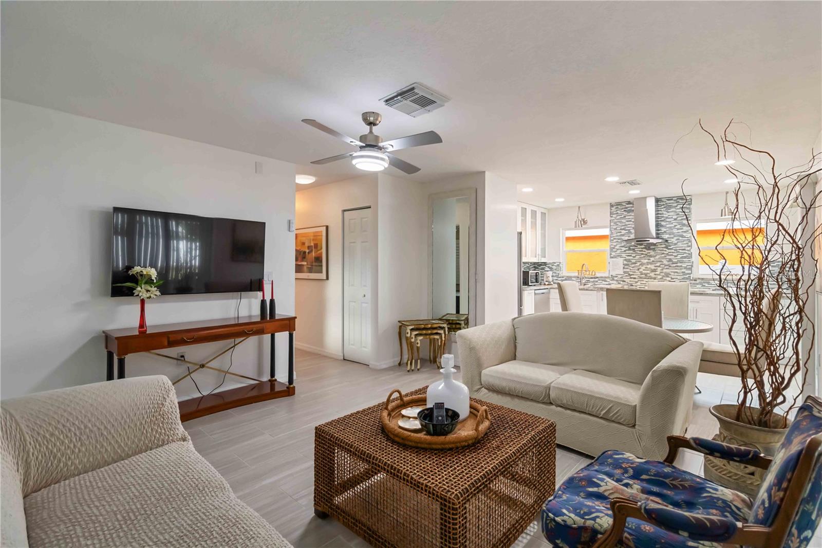 NORTH VAMO - Residential Lease