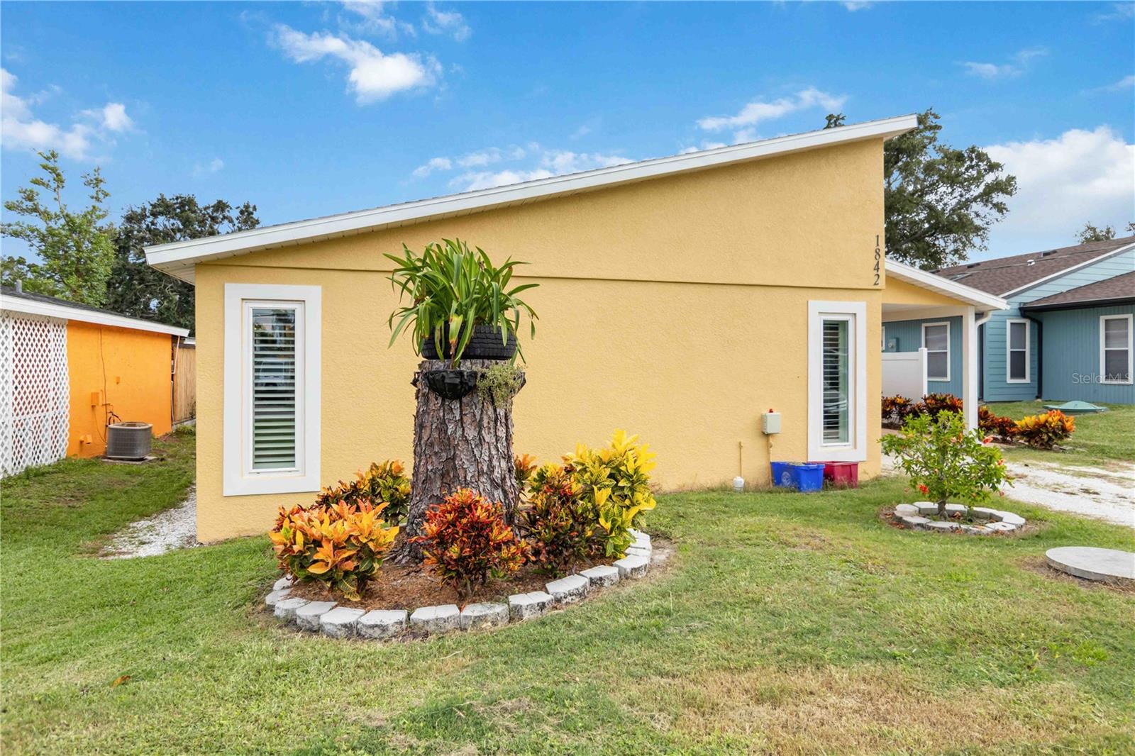 NICE LOCATION, 3 bedrooms and 2 bathrooms, located minutes from Siesta Key, close to shopping, restaurants, grocery stores etc. Remodeled kitchen, tile throughout the house, beautiful lanai to enjoy, fenced backyard, hurricane windows. The house can be rented furnished if need it.
Water and electricity (up to $200) included