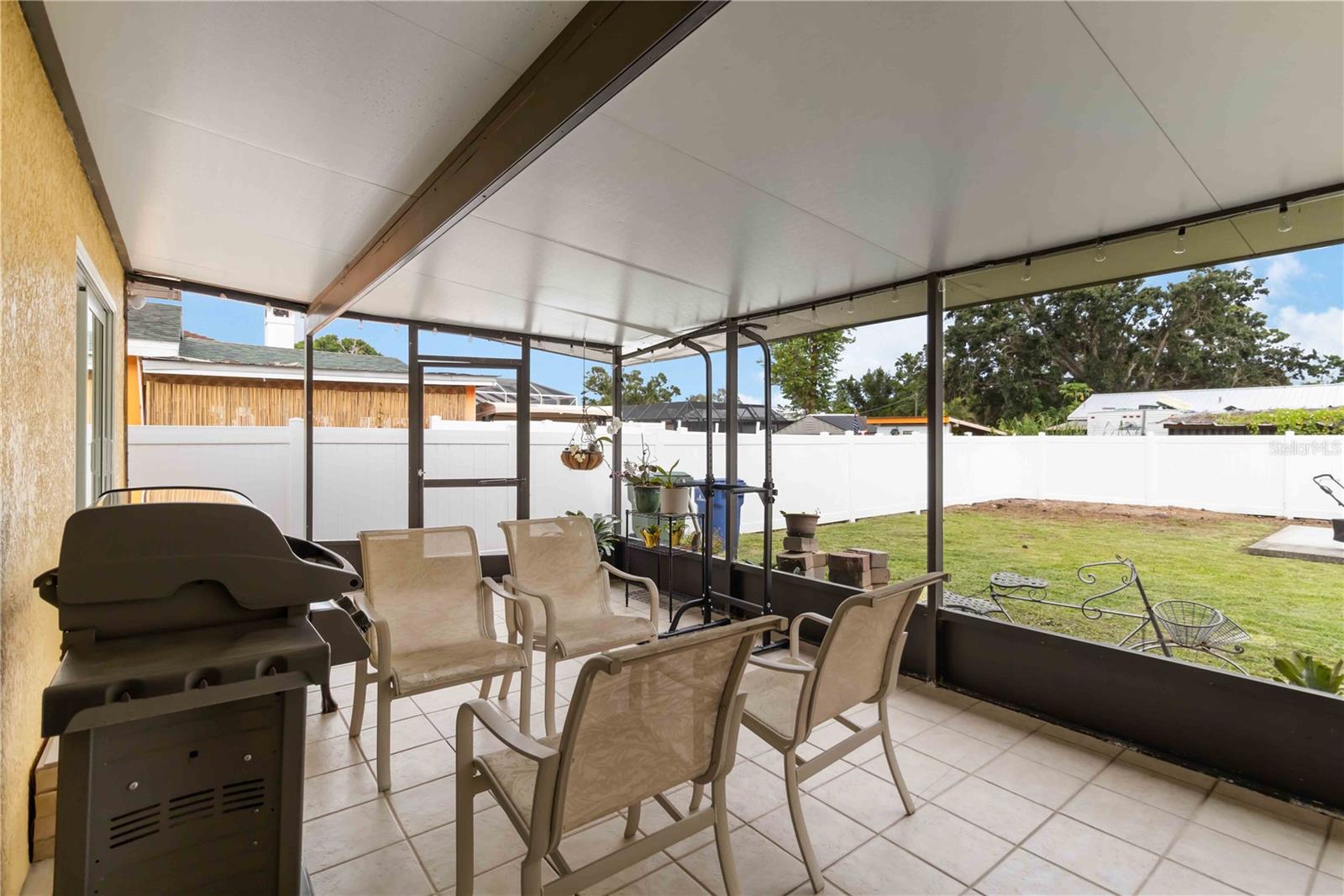 NORTH VAMO - Residential Lease