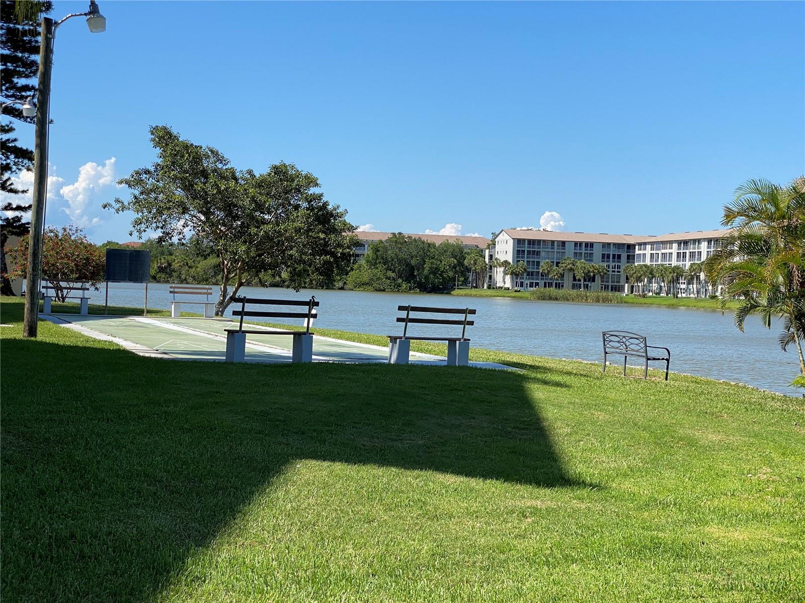 BAYSHORE ON THE LAKE APTS SEC 3 - Residential