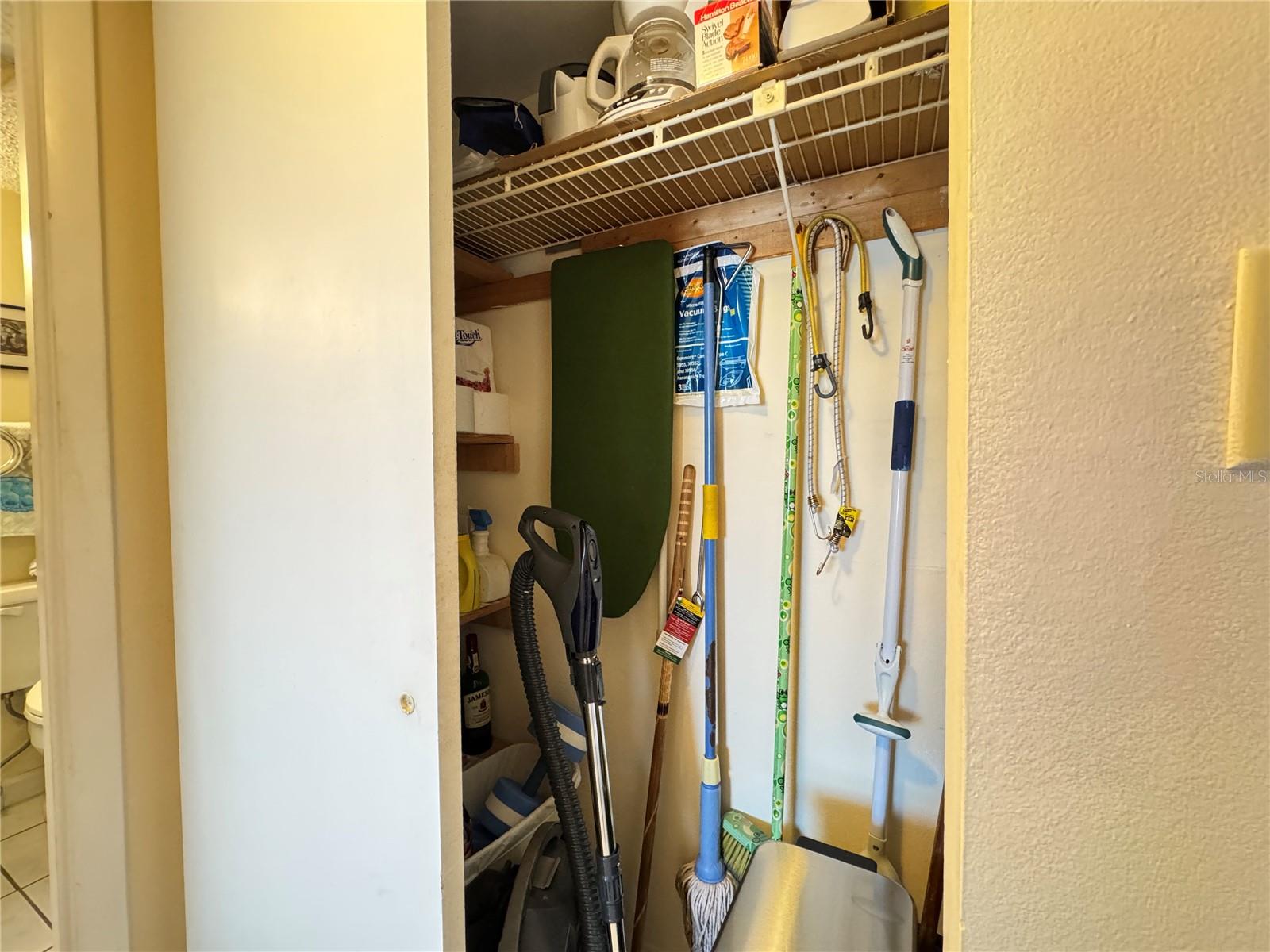 BAYSHORE ON THE LAKE APTS SEC 3 - Residential