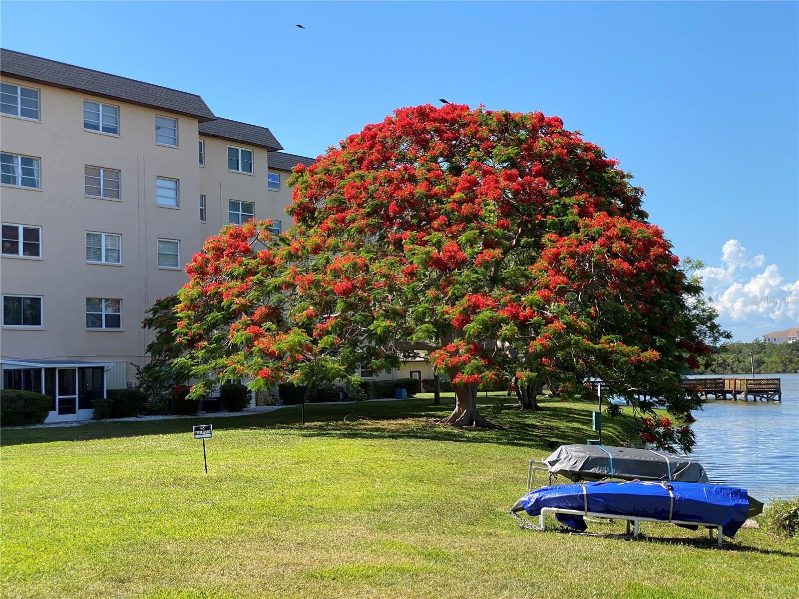 BAYSHORE ON THE LAKE APTS SEC 3 - Residential