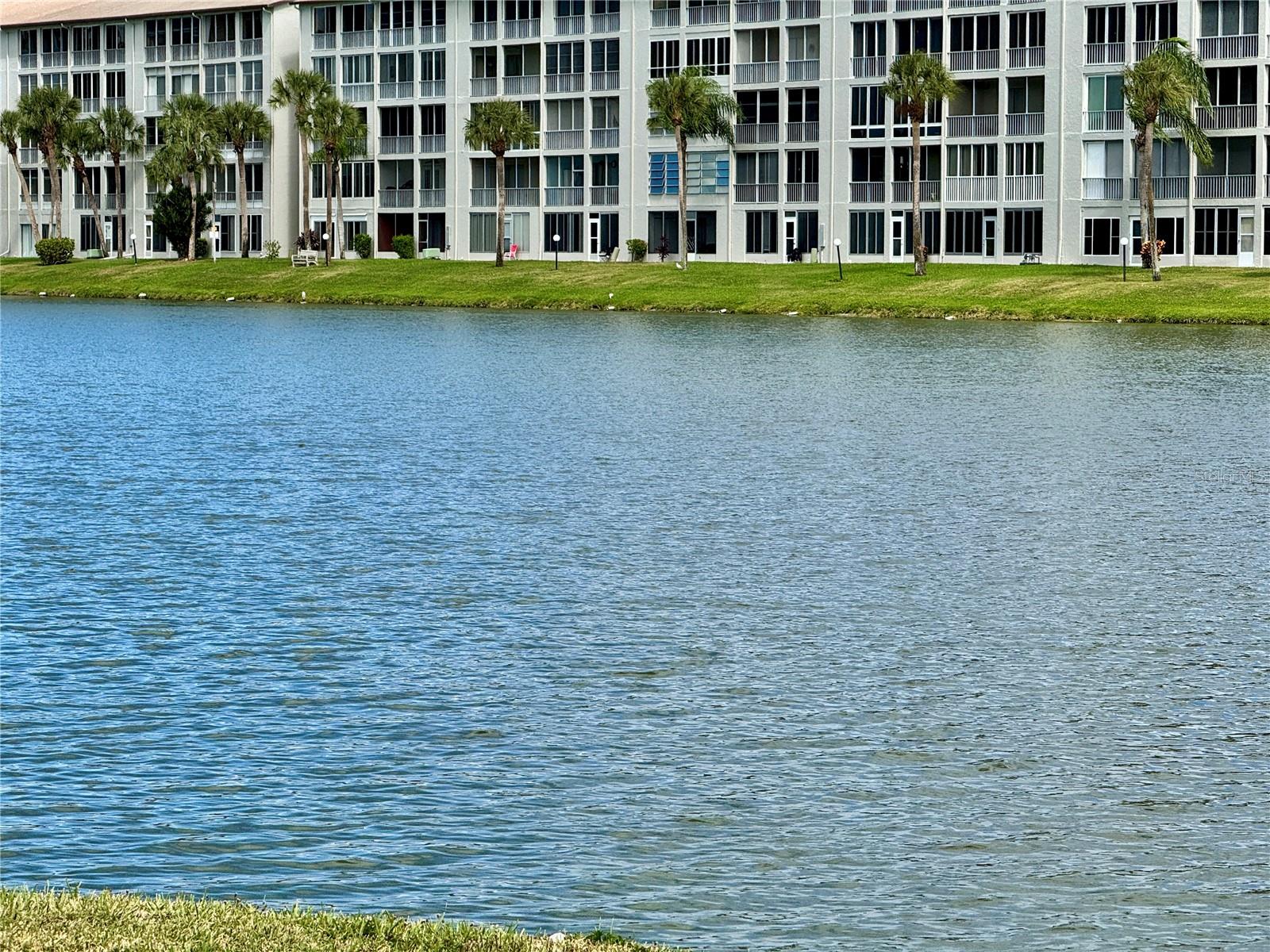 BAYSHORE ON THE LAKE APTS SEC 3 - Residential