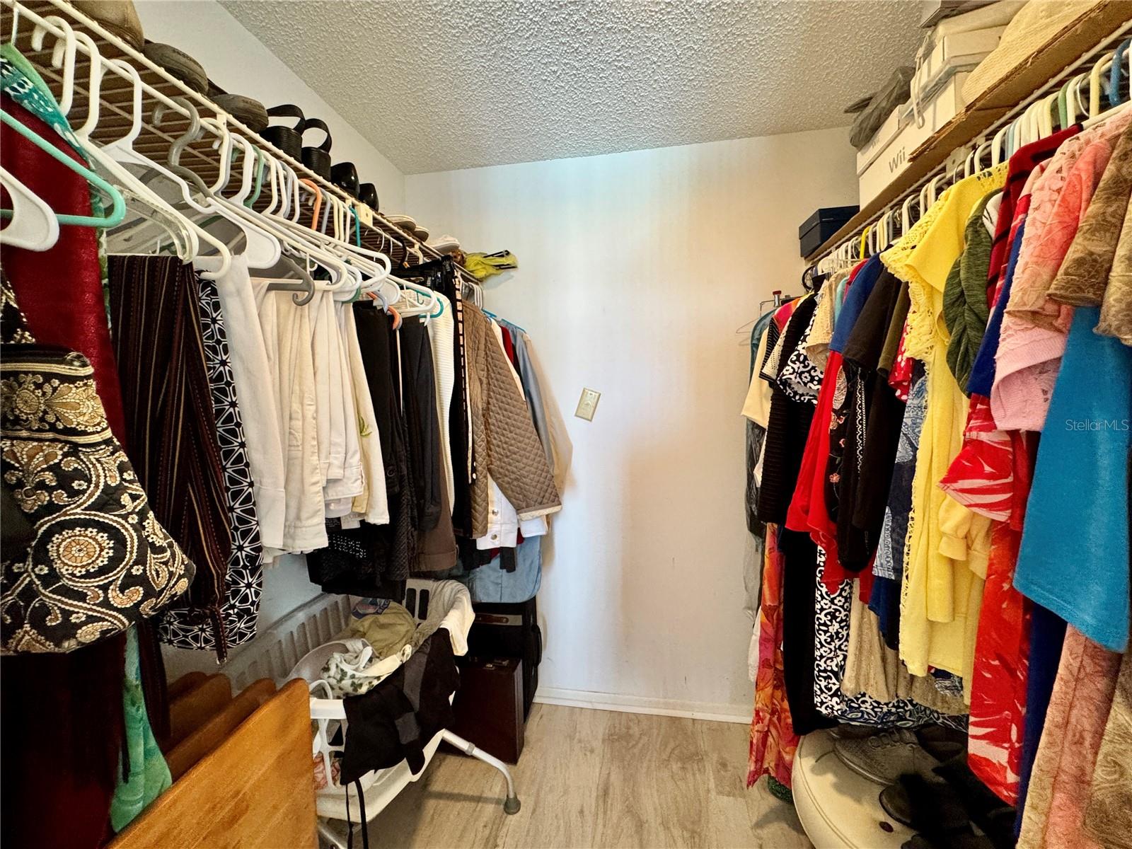 BAYSHORE ON THE LAKE APTS SEC 3 - Residential