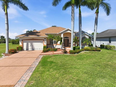 185 Rotonda Boulevard E, Rotonda West, FL 33947
