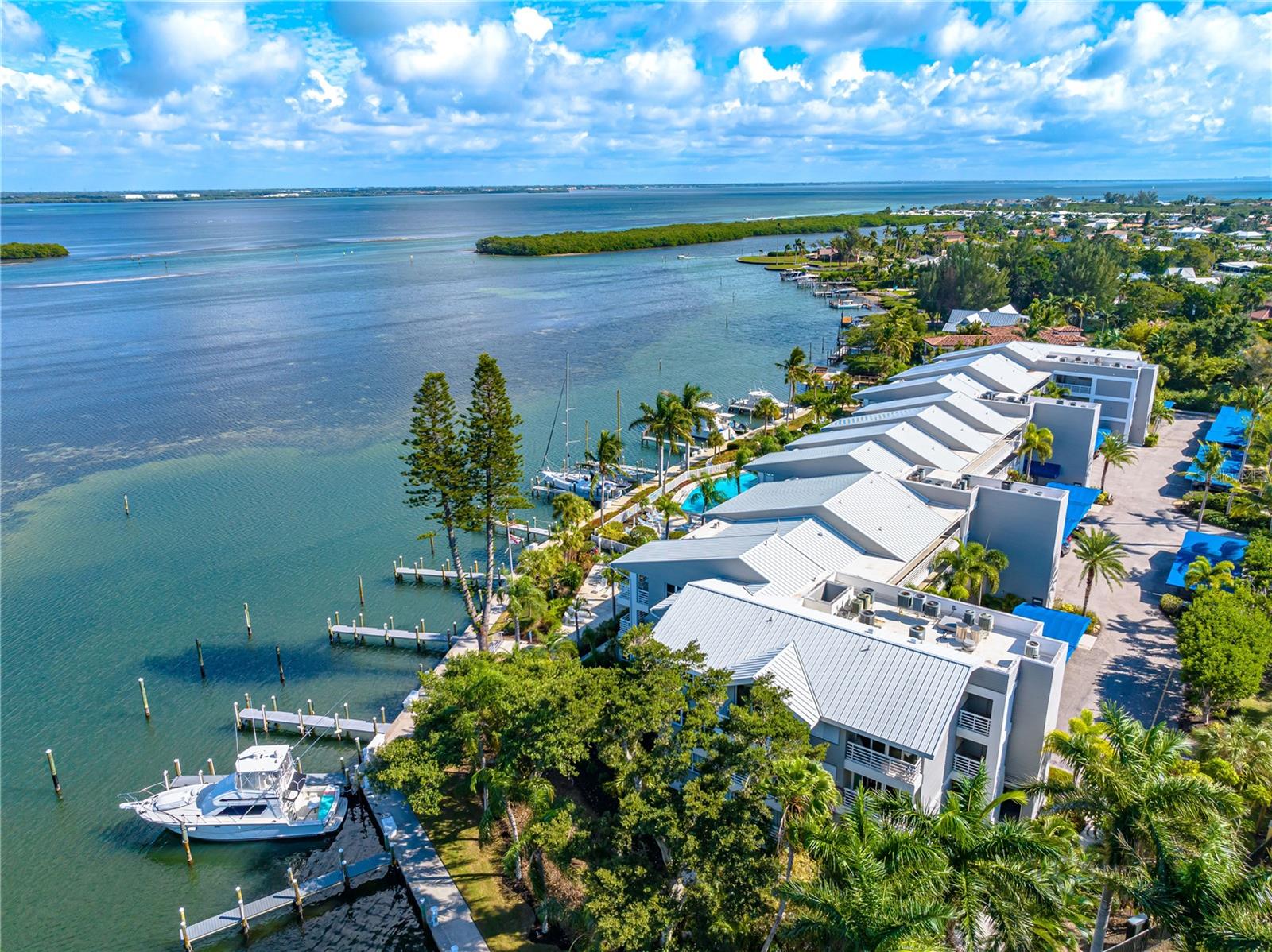 HARBOUR VILLA CLUB AT THE BUCCANEER - Residential