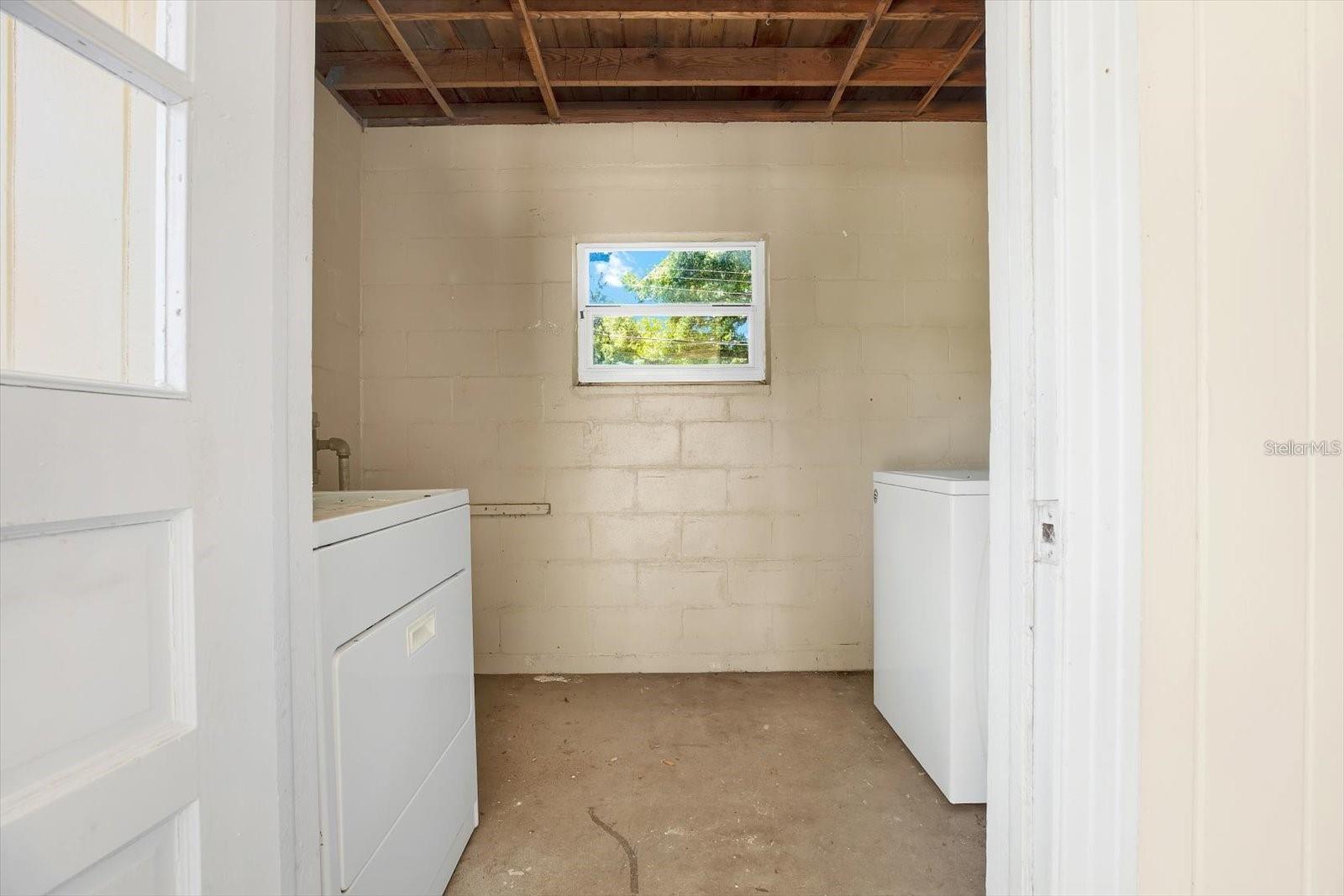 MILES PINES - Residential