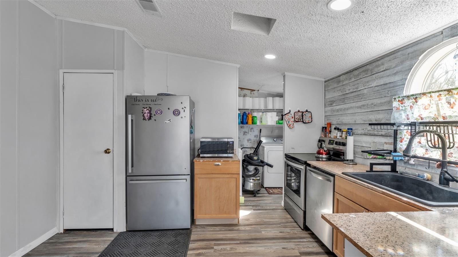 THORNHILL ESTATES - Residential