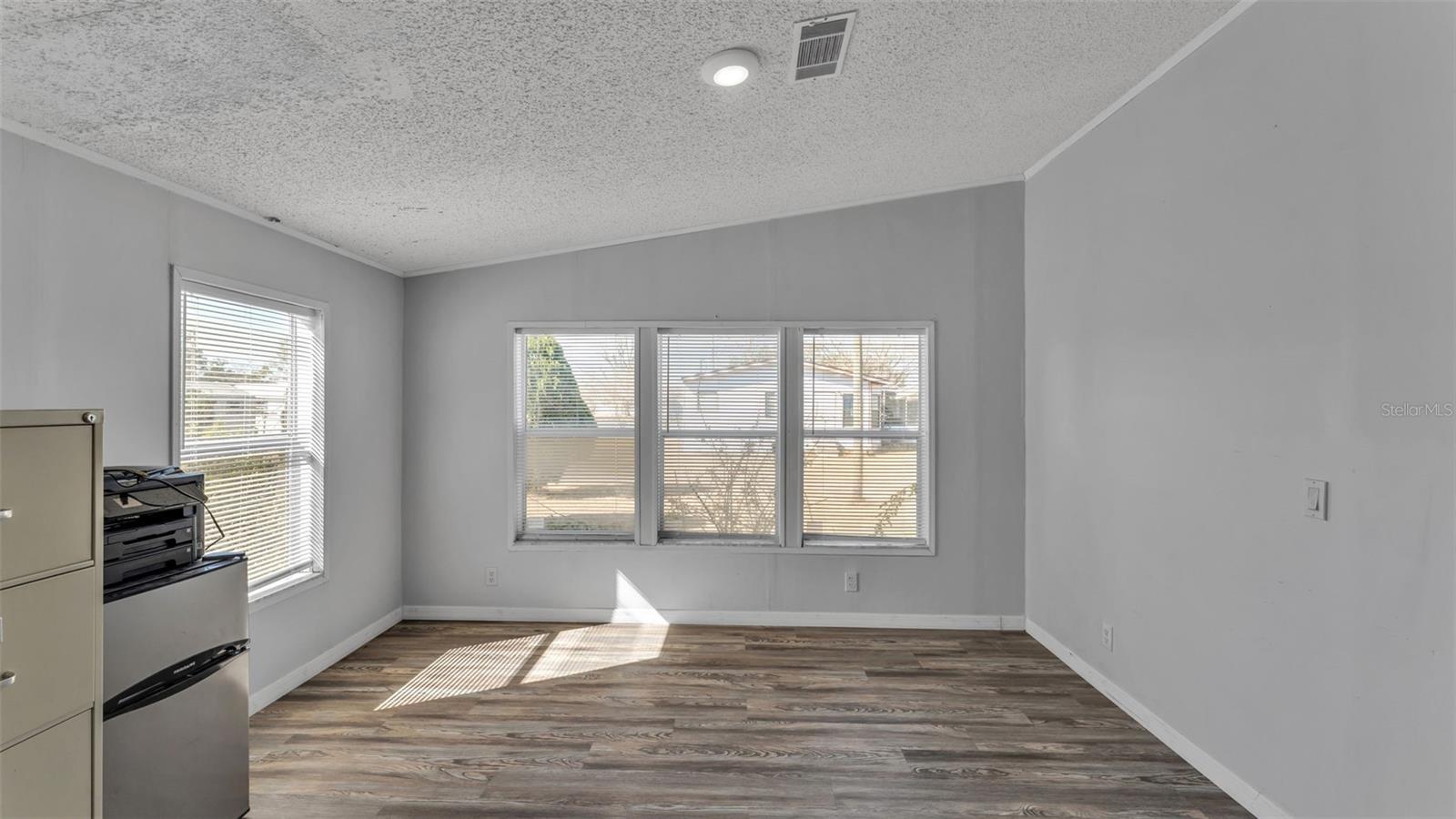 THORNHILL ESTATES - Residential