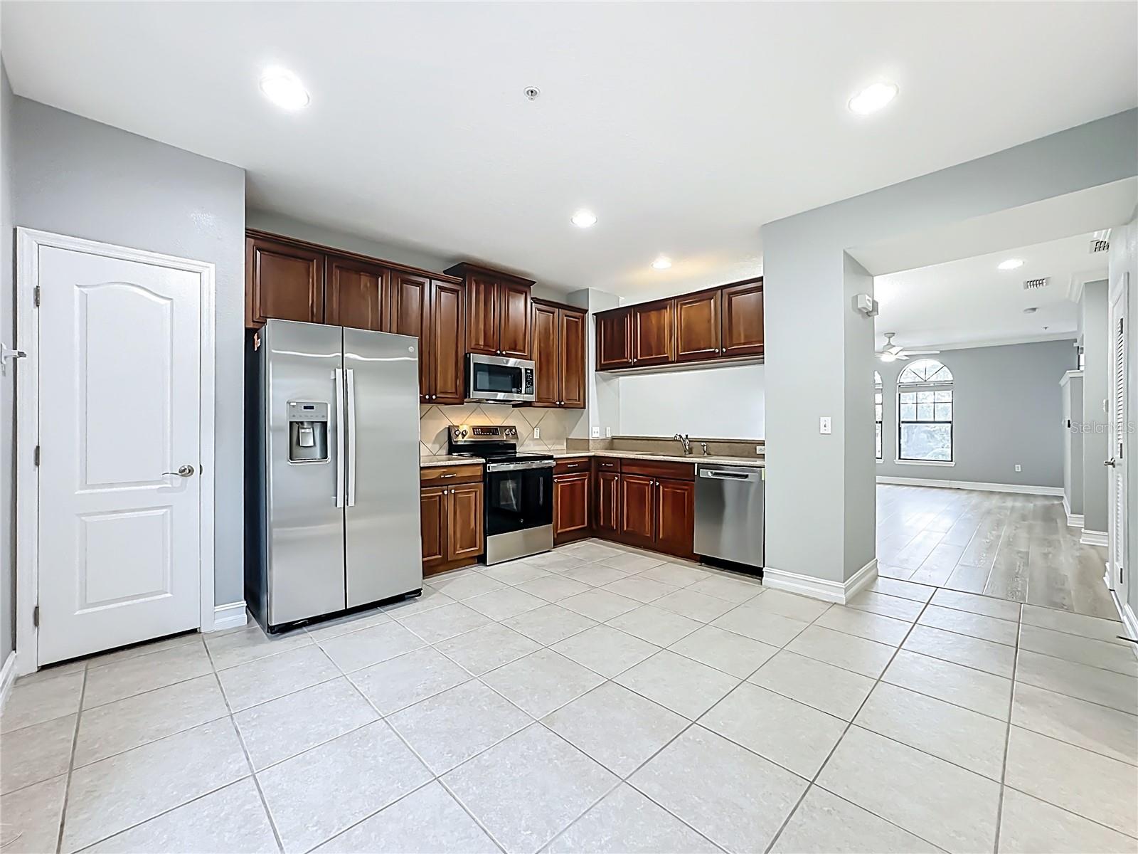 FOUNTAIN PARKE AT LAKE MARY - Residential Lease