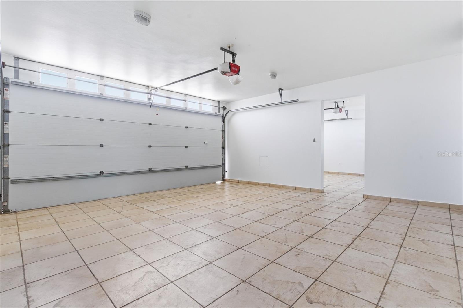 PASEO LOS CORALES II - Residential