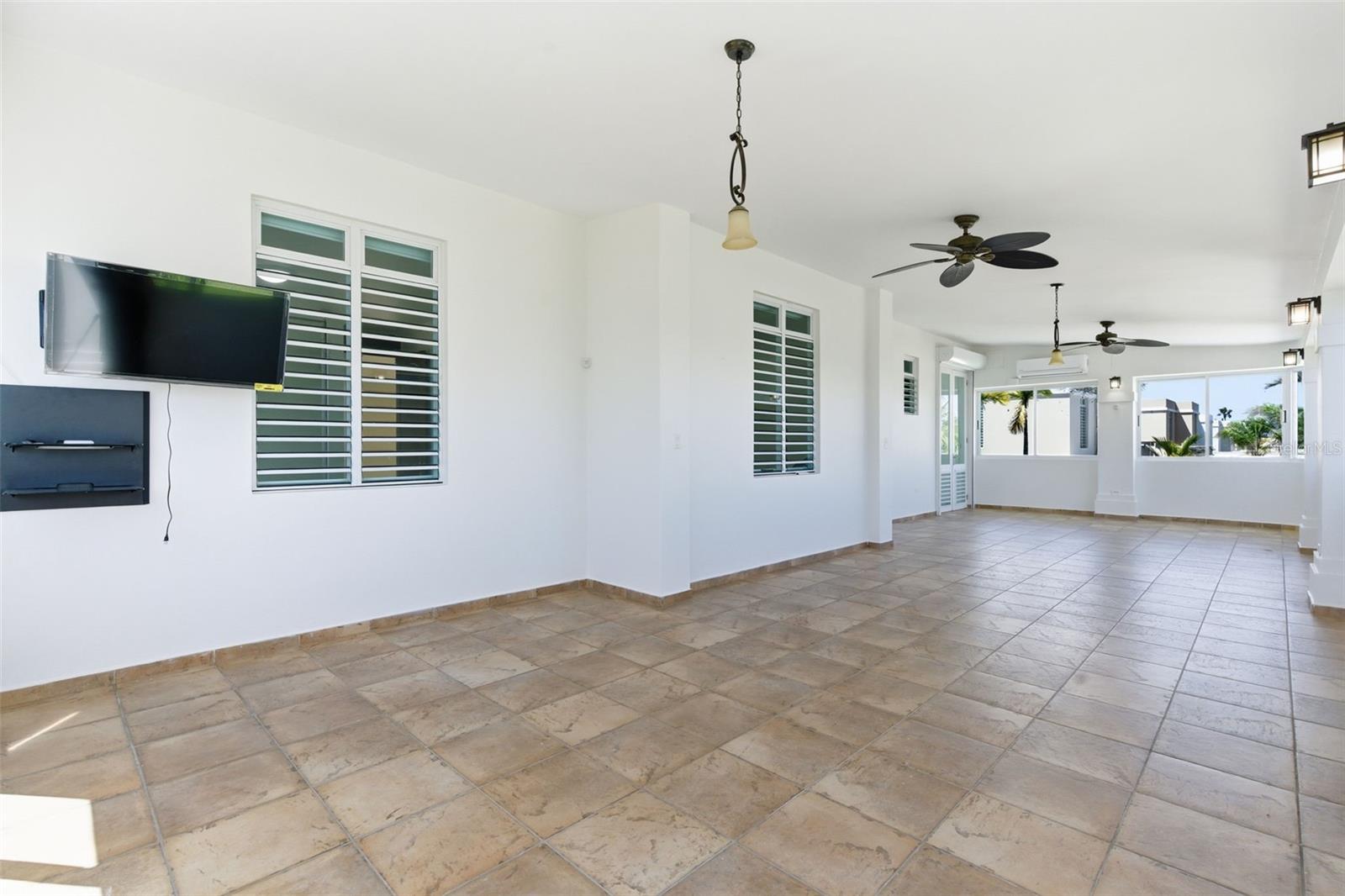 PASEO LOS CORALES II - Residential