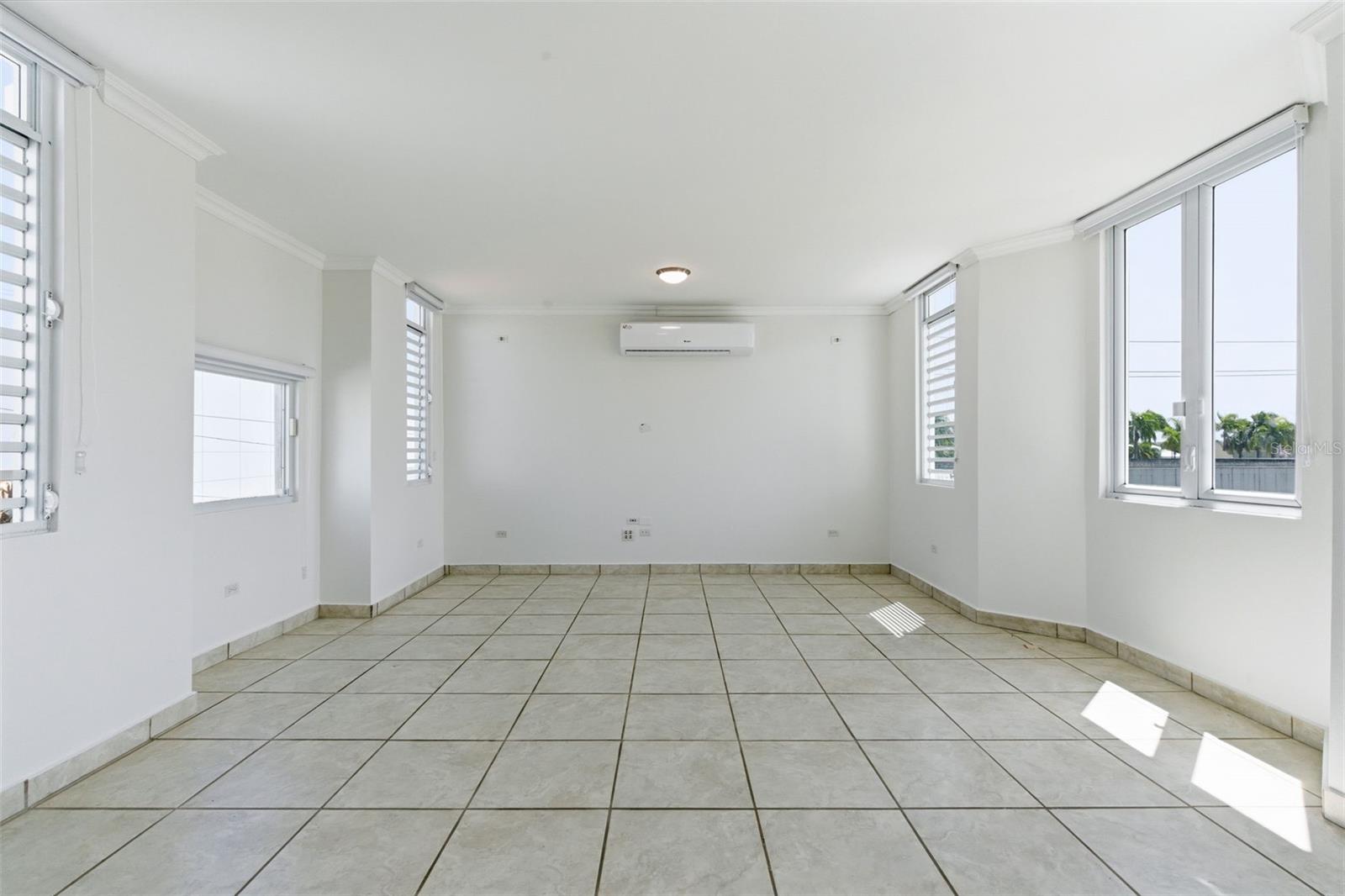 PASEO LOS CORALES II - Residential