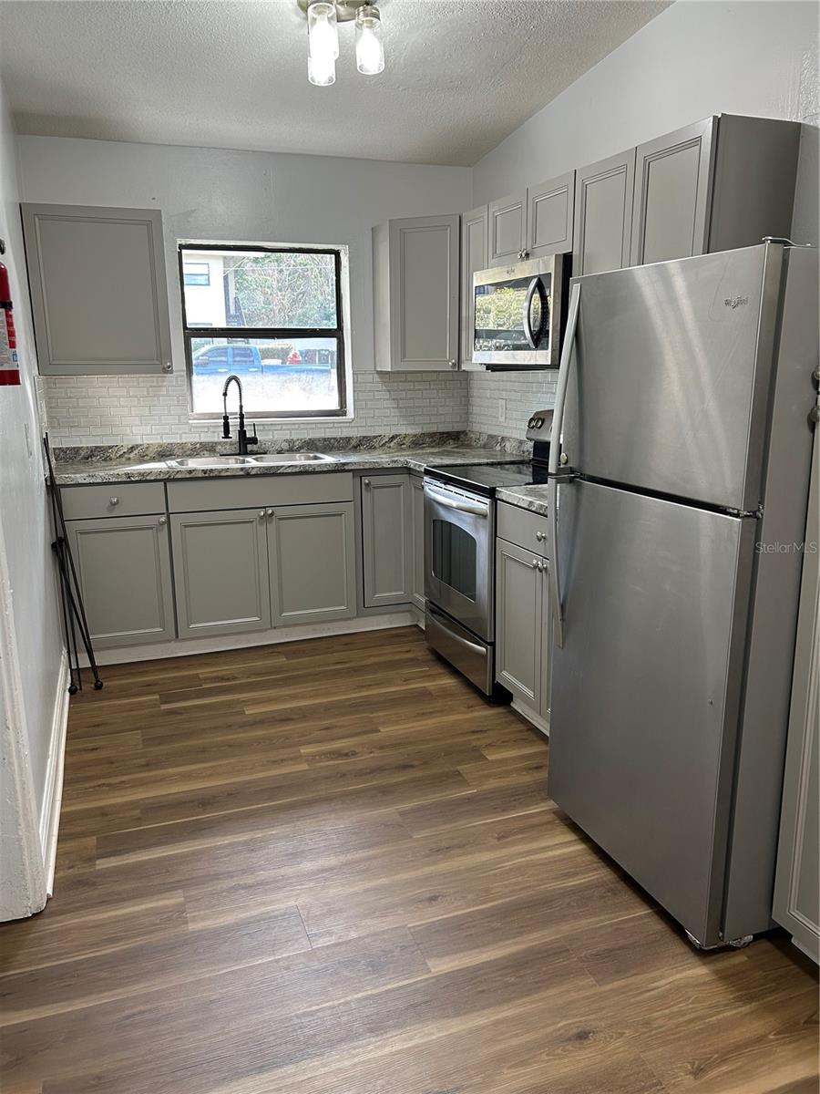 ECHO HILLS SUB - Residential Lease