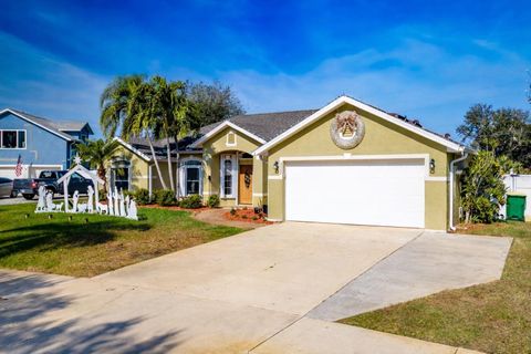 Photo of 3522 Twelve Oaks Cir, Merritt Island, FL 32953 (MLS # O6372848)