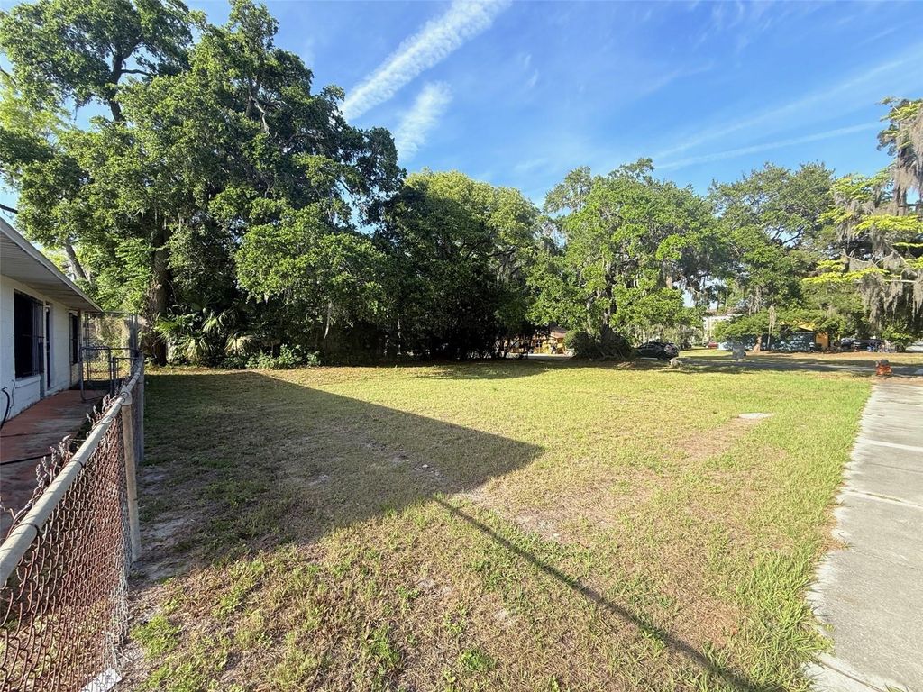 Photo of 516 E 5th Street, Sanford, FL 32771 (MLS # O6405596)