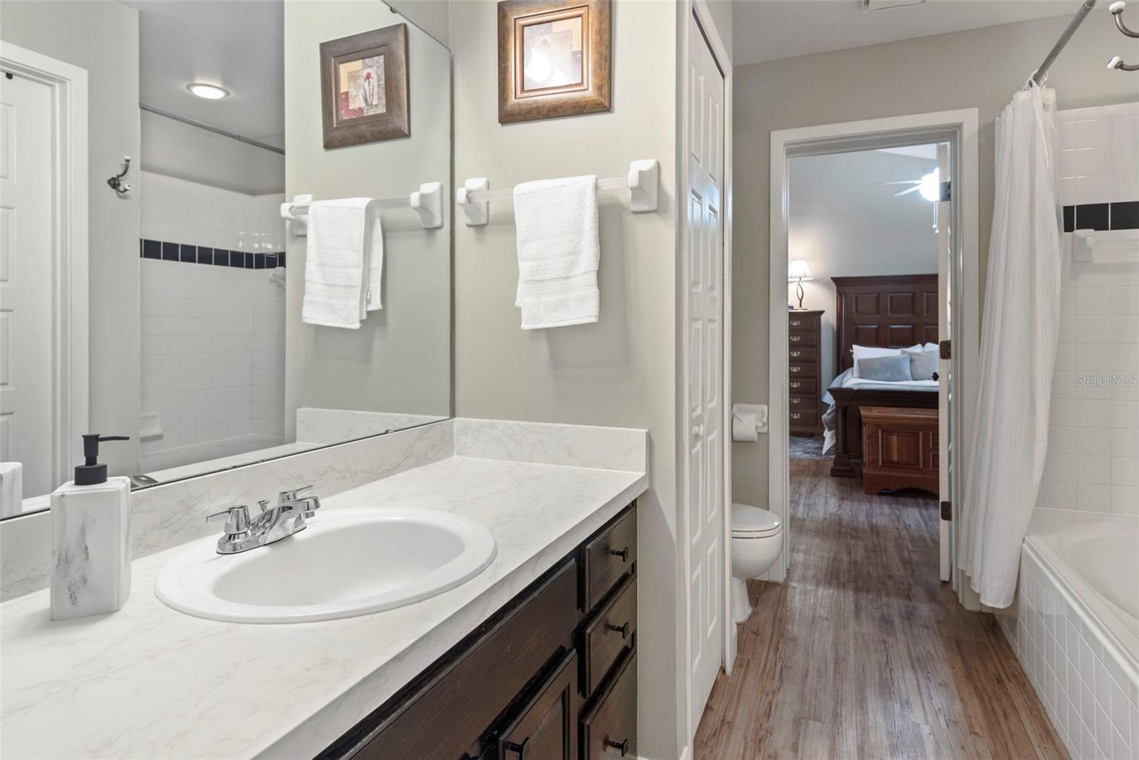 HICKORY GLEN - Residential