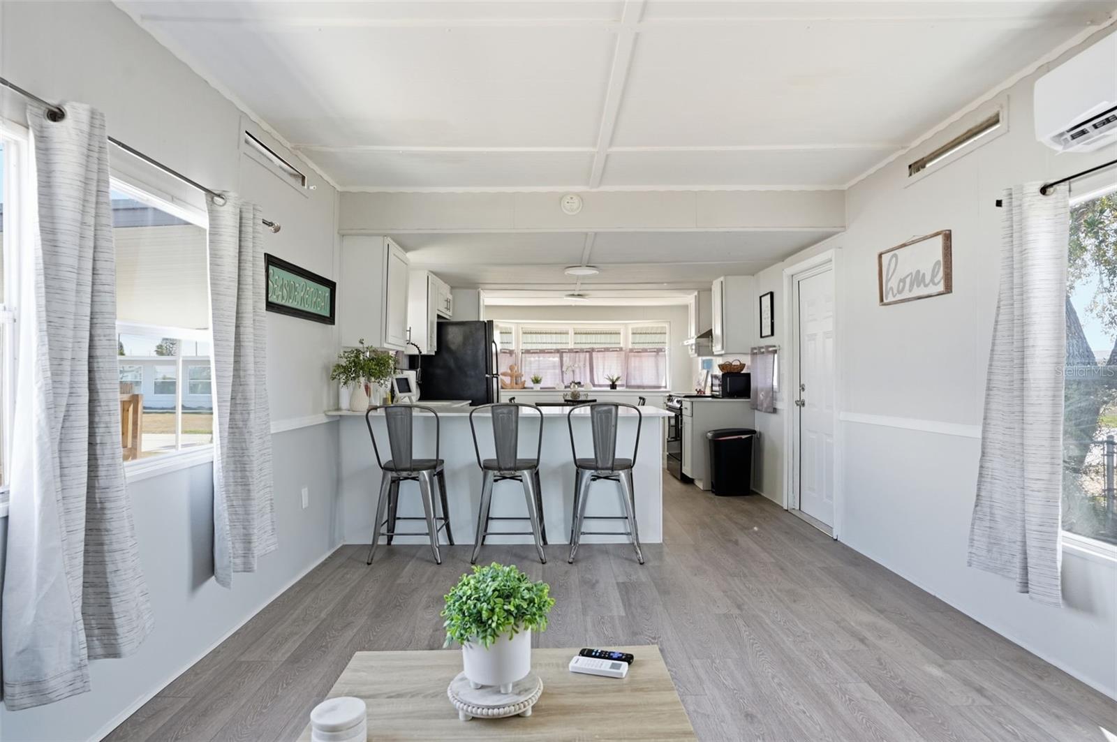 VISTA DEL MAR - Residential