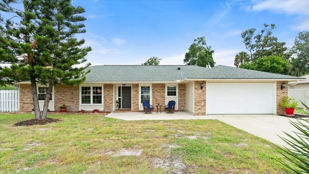 Photo of 5 Heather Lane, Ormond Beach, FL 32174 (MLS # V4943604)