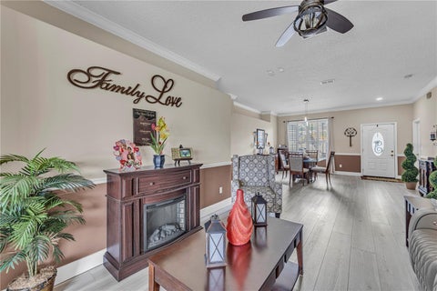 255 Strathmore Circle, Kissimmee, FL 34744