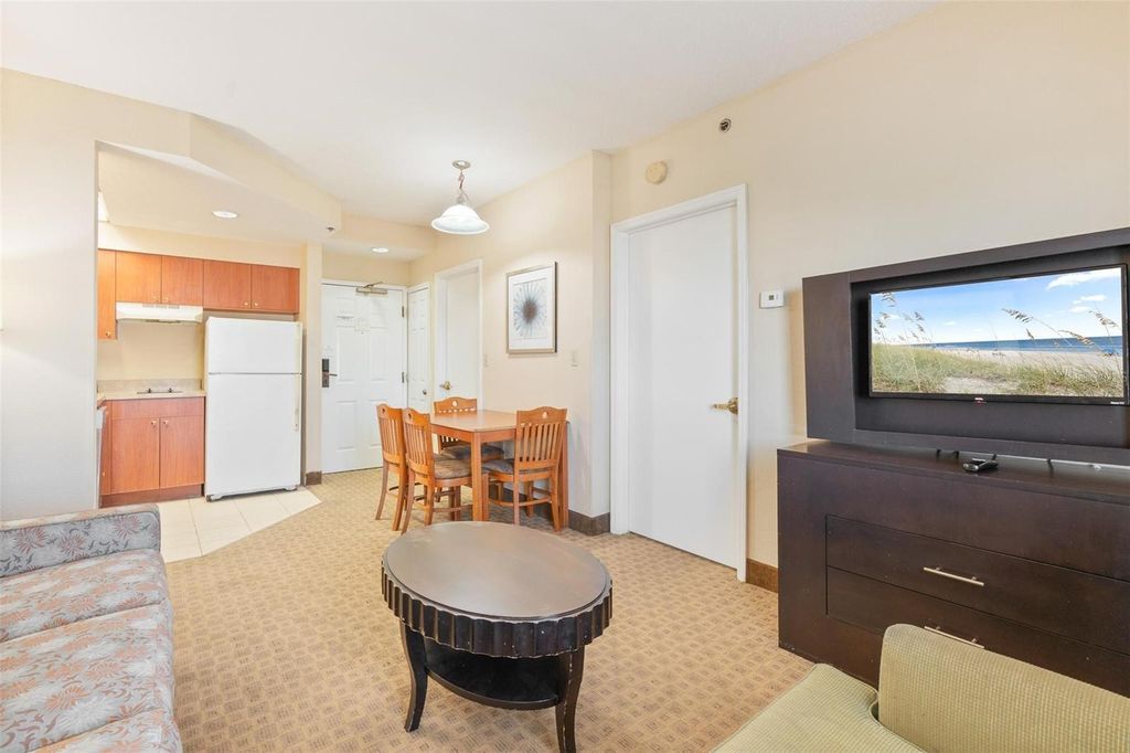 Photo of 7601 Canada Avenue, Orlando, FL 32819 (MLS # O6370069)